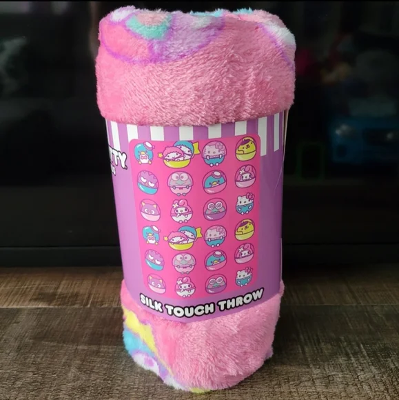 (5) Sanrio Blankets Bundle
